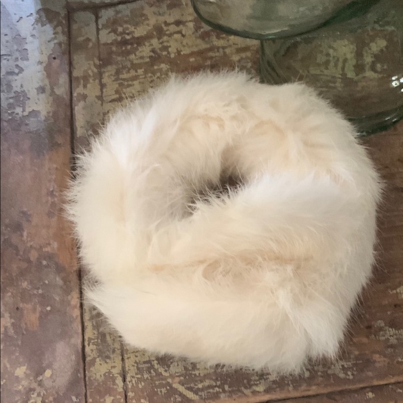 Fur Headband in off-white - Picture 3 of 4